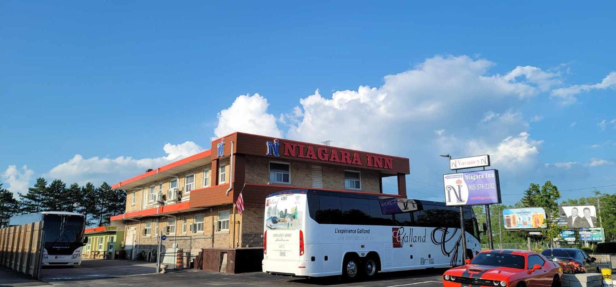 Niagara Inn *