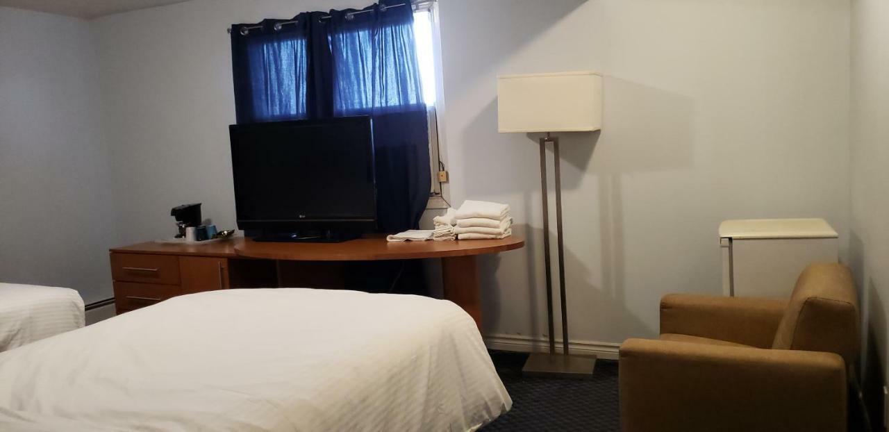Niagara Inn *